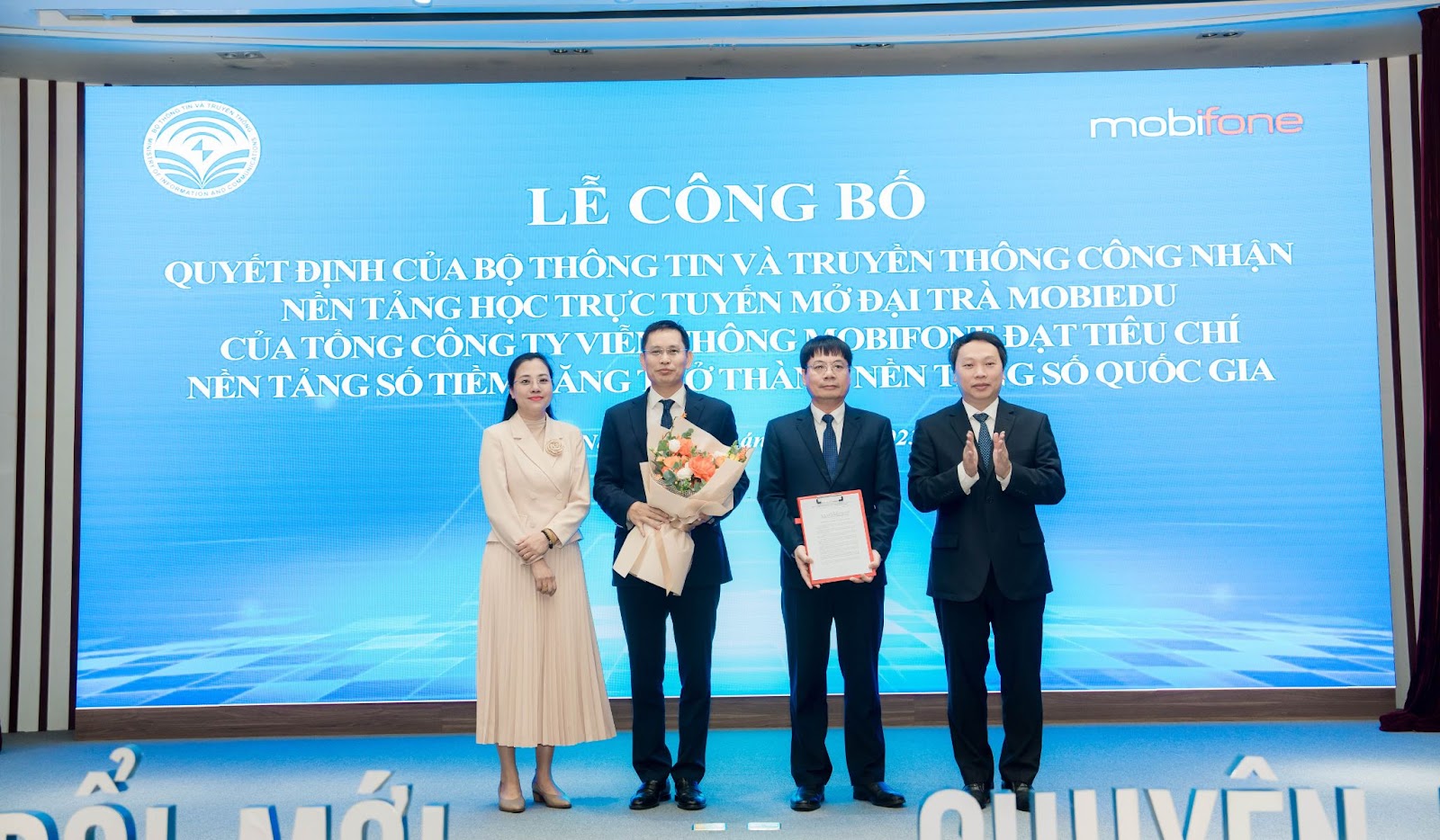 Bộ TT&TT công nhận mobiEdu trở thành nền tảng số quốc gia tiềm năng